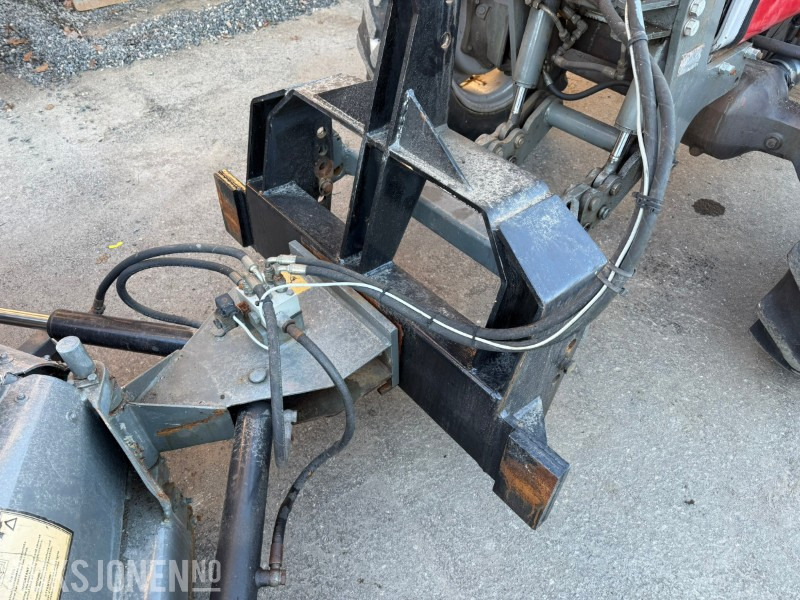 Tracteur agricole 1991 Massey Ferguson 372 4x4 FRONTHYDRAULIKK/SKJÆR: photos 12 Tracteur agricole 1991 Massey Ferguson 372 4x4 FRONTHYDRAULIKK/SKJÆR: photos 12