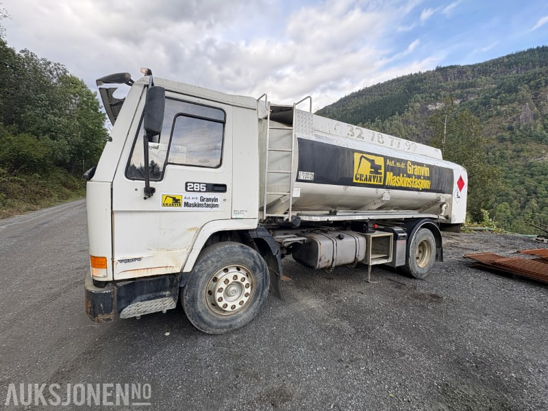 1996 Volvo FL 7 285 - Registrert på sorte skilt - Camion citerne: photos 1 1996 Volvo FL 7 285 - Registrert på sorte skilt - Camion citerne: photos 1