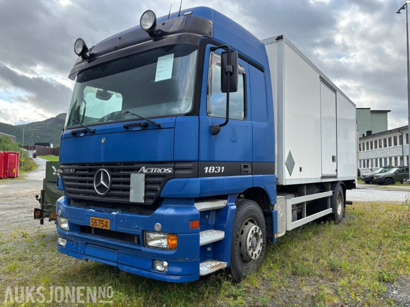 1998 Mercedes-Benz Actros 1831 L/48 skapbil - Camion fourgon: photos 1 1998 Mercedes-Benz Actros 1831 L/48 skapbil - Camion fourgon: photos 1