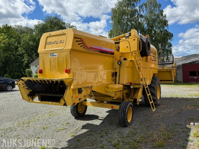 2000 New Holland TC 54 skurtresker / 12 fot skjærebord / spill indikator / 1850 timer - Moissonneuse-batteuse: photos 5 2000 New Holland TC 54 skurtresker / 12 fot skjærebord / spill indikator / 1850 timer - Moissonneuse-batteuse: photos 5