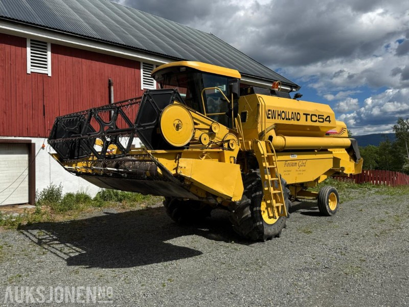 2000 New Holland TC 54 skurtresker / 12 fot skjærebord / spill indikator / 1850 timer - Moissonneuse-batteuse: photos 1 2000 New Holland TC 54 skurtresker / 12 fot skjærebord / spill indikator / 1850 timer - Moissonneuse-batteuse: photos 1