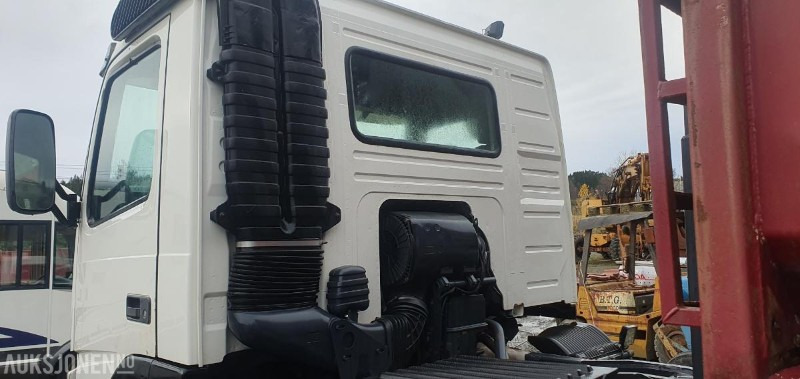 2000 Volvo FM-12 MED KASSE OG MASKINFLAK - Camion ampliroll: photos 5 2000 Volvo FM-12 MED KASSE OG MASKINFLAK - Camion ampliroll: photos 5