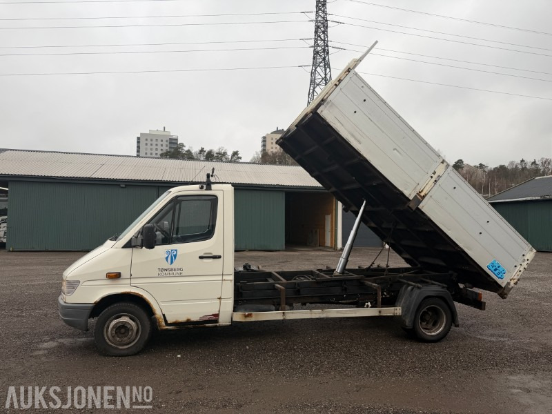 2001 MERCEDES-BENZ 412 D /40 tippbil - hengerfeste - 241444km - Camion benne: photos 2 2001 MERCEDES-BENZ 412 D /40 tippbil - hengerfeste - 241444km - Camion benne: photos 2