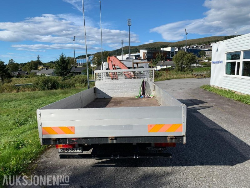 2001 Mercedes-Benz 817L/36AT - 7500 kg - Liten lastebil med kran - Camion plateau: photos 4 2001 Mercedes-Benz 817L/36AT - 7500 kg - Liten lastebil med kran - Camion plateau: photos 4