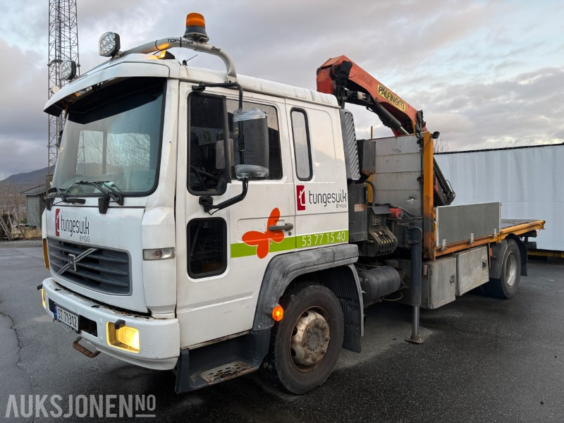 2002 VOLVO FL PLANBIL MED KRAN. PALFINGER PK7501 - Camion grue: photos 1 2002 VOLVO FL PLANBIL MED KRAN. PALFINGER PK7501 - Camion grue: photos 1
