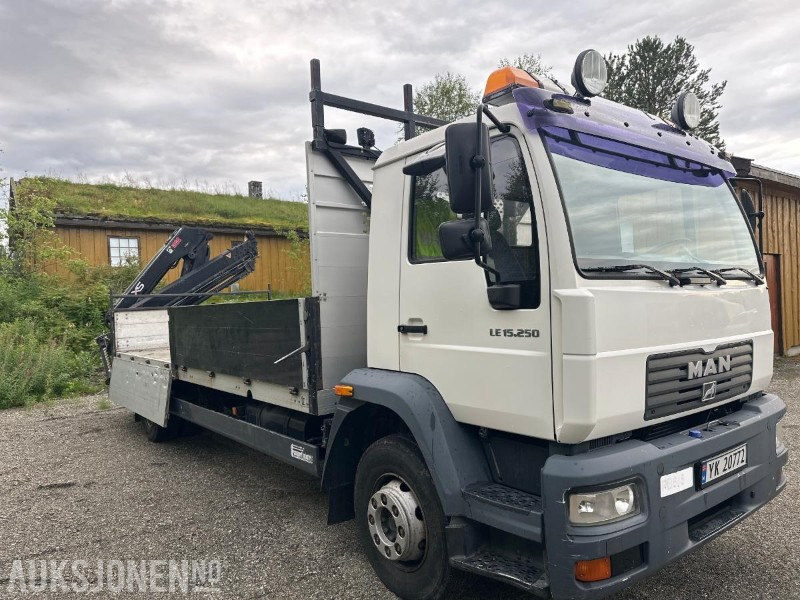 2003 MAN 15.255LC kranbil med plan - HIAB XS 088 kran - Kun 197.000km - Camion grue: photos 3 2003 MAN 15.255LC kranbil med plan - HIAB XS 088 kran - Kun 197.000km - Camion grue: photos 3