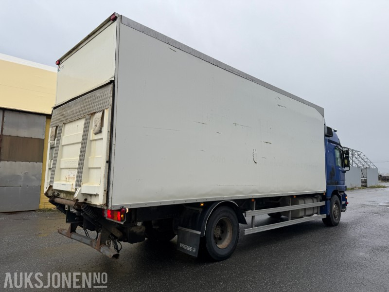 2003 Mercedes-Benz 1831L/60 4X2 - Camion fourgon: photos 4 2003 Mercedes-Benz 1831L/60 4X2 - Camion fourgon: photos 4
