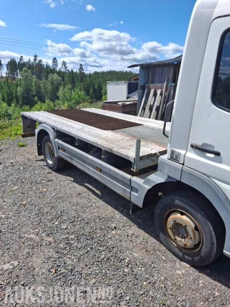 2004 Mercedes-Benz 4X2 ATEGO - Camion plateau: photos 3 2004 Mercedes-Benz 4X2 ATEGO - Camion plateau: photos 3