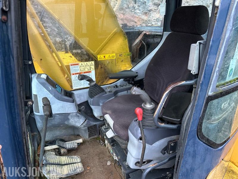 Pelle 2005 Komatsu PC228USLC-3K gravemaskin // graveskuffe // opplegg til rotortilt: photos 31