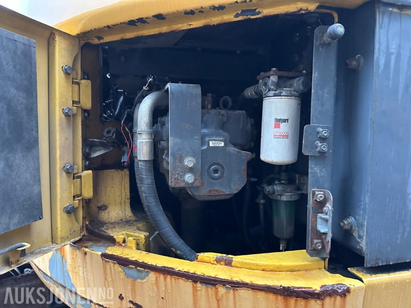 Pelle 2005 Komatsu PC228USLC-3K gravemaskin // graveskuffe // opplegg til rotortilt: photos 24