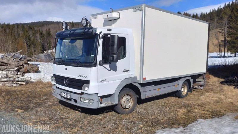 2006 Mercedes-Benz 818/33AT 7,5 skapbil ryggekamera s+v dekk kjetting - Camion fourgon: photos 1 2006 Mercedes-Benz 818/33AT 7,5 skapbil ryggekamera s+v dekk kjetting - Camion fourgon: photos 1