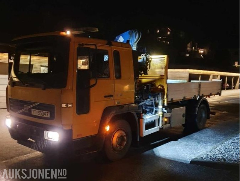 2006 Volvo FL6 med tipp og kran NYLIG EU OK TIL 22.10.2026 - Camion grue: photos 1 2006 Volvo FL6 med tipp og kran NYLIG EU OK TIL 22.10.2026 - Camion grue: photos 1