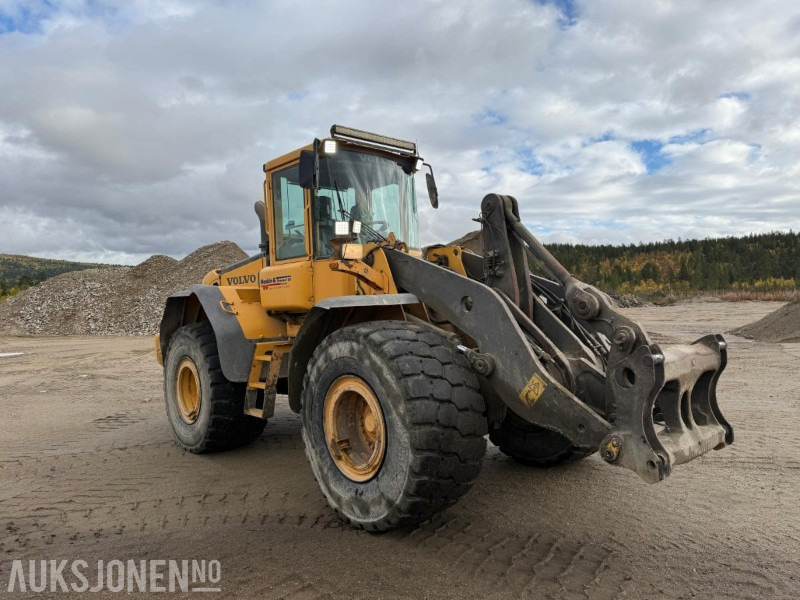2006 Volvo L120E - Sentralsmøring - 14887 timer - Chargeuse sur pneus: photos 3 2006 Volvo L120E - Sentralsmøring - 14887 timer - Chargeuse sur pneus: photos 3