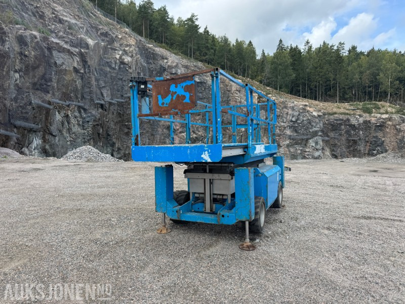 2007 Genie GS-3268 RT 4x4 Diesel Sakselift - Nacelle: photos 2 2007 Genie GS-3268 RT 4x4 Diesel Sakselift - Nacelle: photos 2