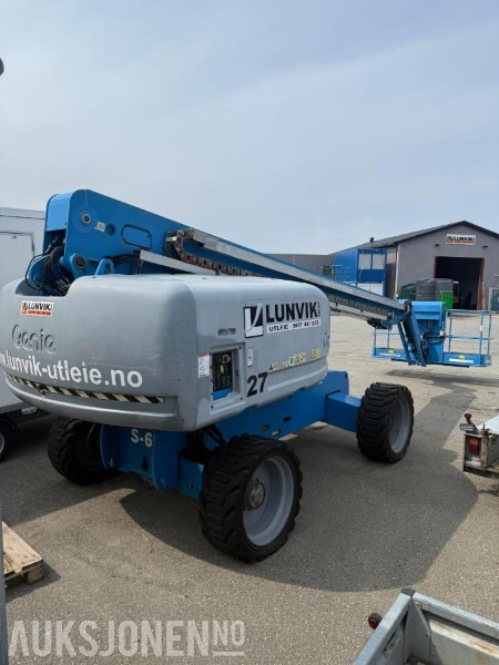2008 Genie S-65 Teleskopisk bomlift - 4x4 - Nacelle: photos 1 2008 Genie S-65 Teleskopisk bomlift - 4x4 - Nacelle: photos 1