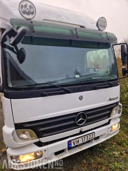 2009 Mercedes-Benz ATEGO 818L todelt skap Bodel Hengerfeste - Camion fourgon: photos 3 2009 Mercedes-Benz ATEGO 818L todelt skap Bodel Hengerfeste - Camion fourgon: photos 3