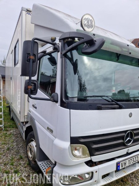 2009 Mercedes-Benz ATEGO 818L todelt skap Bodel Hengerfeste - Camion fourgon: photos 2 2009 Mercedes-Benz ATEGO 818L todelt skap Bodel Hengerfeste - Camion fourgon: photos 2