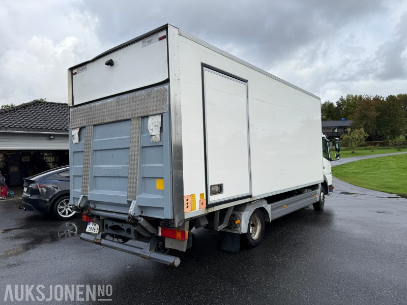 2010 Mercedes-Benz Atego 818 skapbil m/ Thermo King og Zepro bakløft - Camion fourgon: photos 5 2010 Mercedes-Benz Atego 818 skapbil m/ Thermo King og Zepro bakløft - Camion fourgon: photos 5