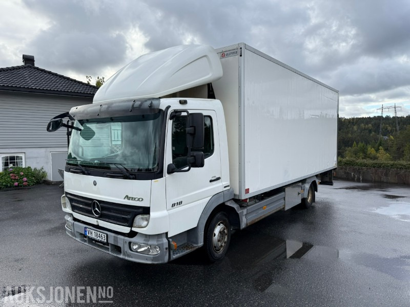 2010 Mercedes-Benz Atego 818 skapbil m/ Thermo King og Zepro bakløft - Camion fourgon: photos 1 2010 Mercedes-Benz Atego 818 skapbil m/ Thermo King og Zepro bakløft - Camion fourgon: photos 1