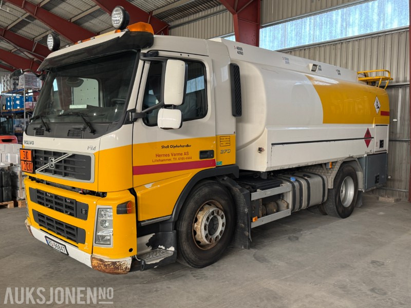 2010 Volvo FM 370 tankbil med 12000 liters tank - Camion citerne: photos 2 2010 Volvo FM 370 tankbil med 12000 liters tank - Camion citerne: photos 2