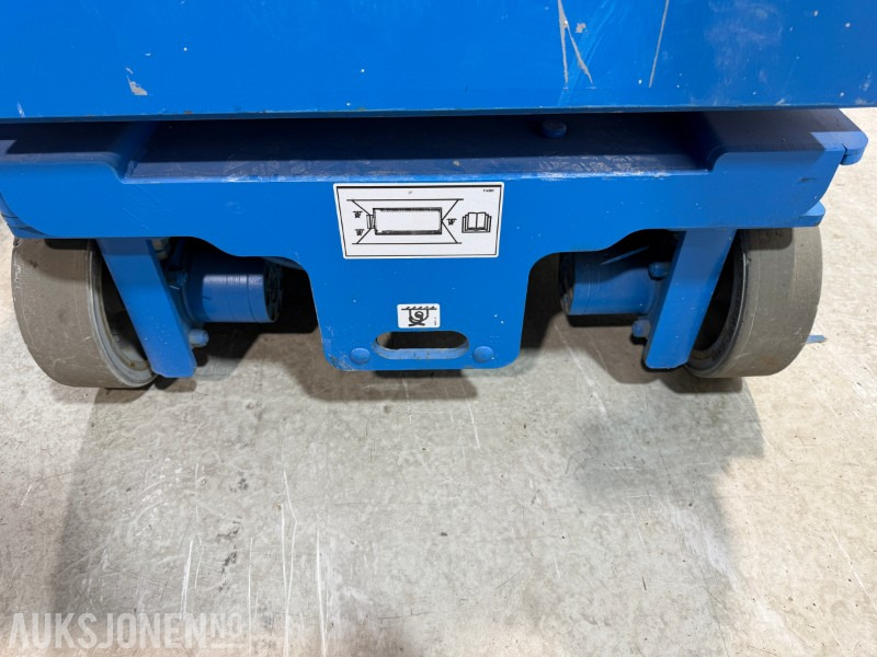 Nacelle 2011 GRC 12 - 5,5m mastelift: photos 13 Nacelle 2011 GRC 12 - 5,5m mastelift: photos 13