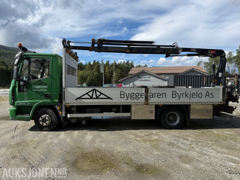 2011 Iveco Eurocargo - Camion grue: photos 2 2011 Iveco Eurocargo - Camion grue: photos 2