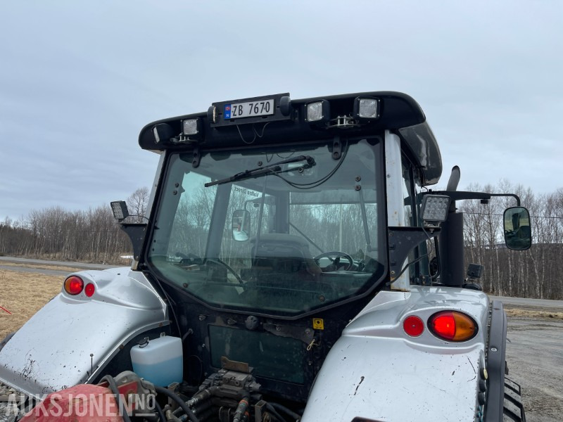 2011 Valtra N142 8670 Med laster og skuffe, Pallegaflfler, lodd, Eu godkjent til 22.01.2026 - Tracteur agricole: photos 5 2011 Valtra N142 8670 Med laster og skuffe, Pallegaflfler, lodd, Eu godkjent til 22.01.2026 - Tracteur agricole: photos 5