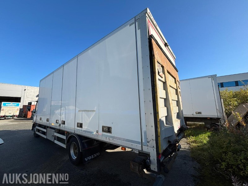 2012 Volvo FL-290 Skapbil med sideåpning og lakløft - Camion fourgon: photos 3 2012 Volvo FL-290 Skapbil med sideåpning og lakløft - Camion fourgon: photos 3