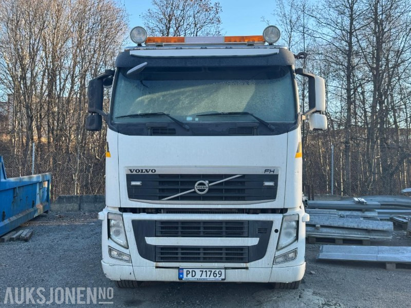 2013 Volvo FH 62RB kranbil / HIAB kran / 28 tonnmeter - Camion grue: photos 2 2013 Volvo FH 62RB kranbil / HIAB kran / 28 tonnmeter - Camion grue: photos 2