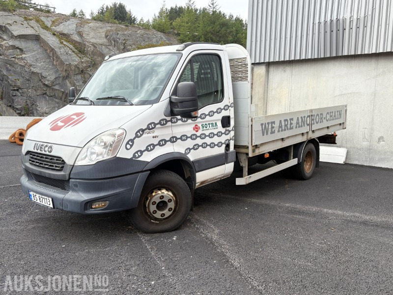 Camion plateau 2014 Iveco Daily planbil - KUN 67 099 km!
