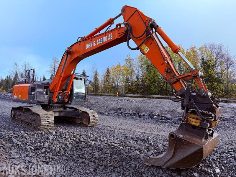 2016 Hitachi ZX300LC-6 Beltegraver - Sentralsmøring, GPS, Tilt og 2 skuffer - Pelle: photos 2 2016 Hitachi ZX300LC-6 Beltegraver - Sentralsmøring, GPS, Tilt og 2 skuffer - Pelle: photos 2