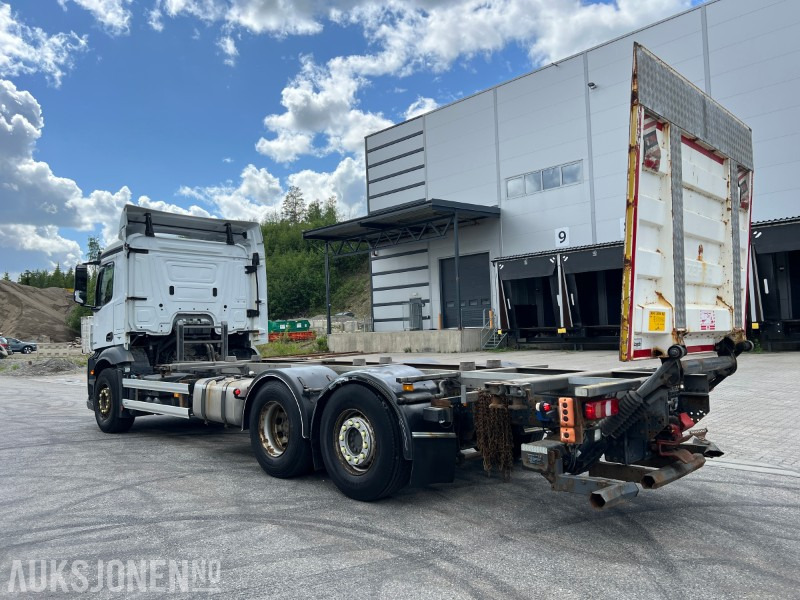 2016 Mercedes-Benz Antos 2545 containerbil med baklem, ryggekamera, hengerfeste, bluetec - Camion porte-conteneur/ Caisse mobile: photos 3 2016 Mercedes-Benz Antos 2545 containerbil med baklem, ryggekamera, hengerfeste, bluetec - Camion porte-conteneur/ Caisse mobile: photos 3