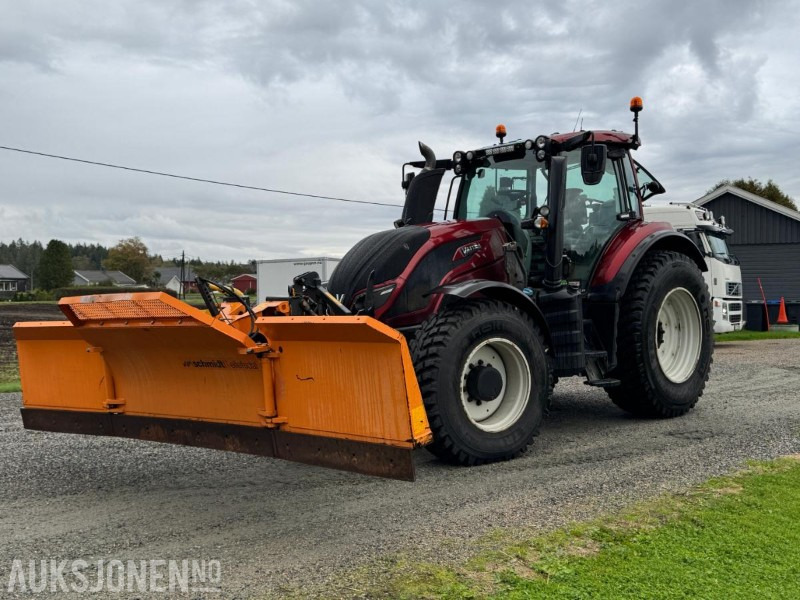 2016 Valtra T174E med Schmidt Tellefsdal U-LS 43.6 plog (2022), Valtra 76 frontlaster og betong lodd - Tracteur agricole: photos 1 2016 Valtra T174E med Schmidt Tellefsdal U-LS 43.6 plog (2022), Valtra 76 frontlaster og betong lodd - Tracteur agricole: photos 1