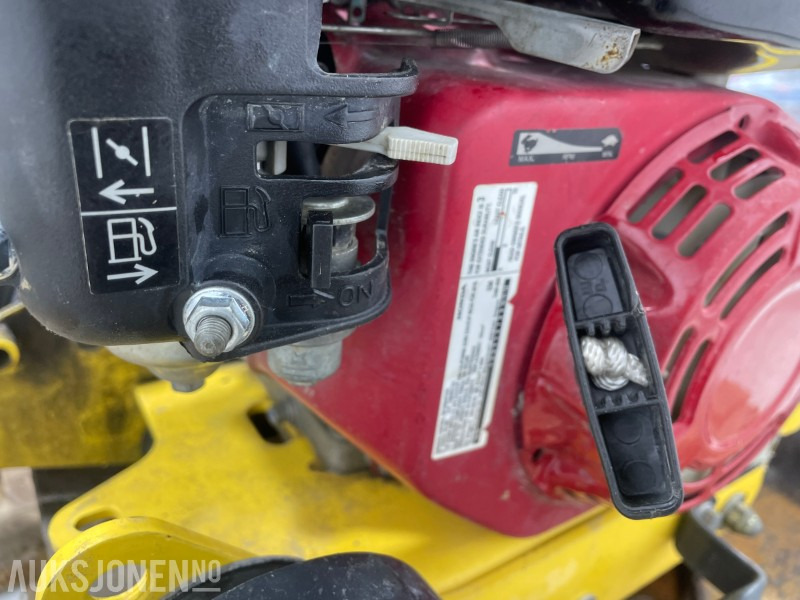 Compacteur 2017 Bomag BVP 18/45 vibroplate med Honda bensinmotor: photos 8