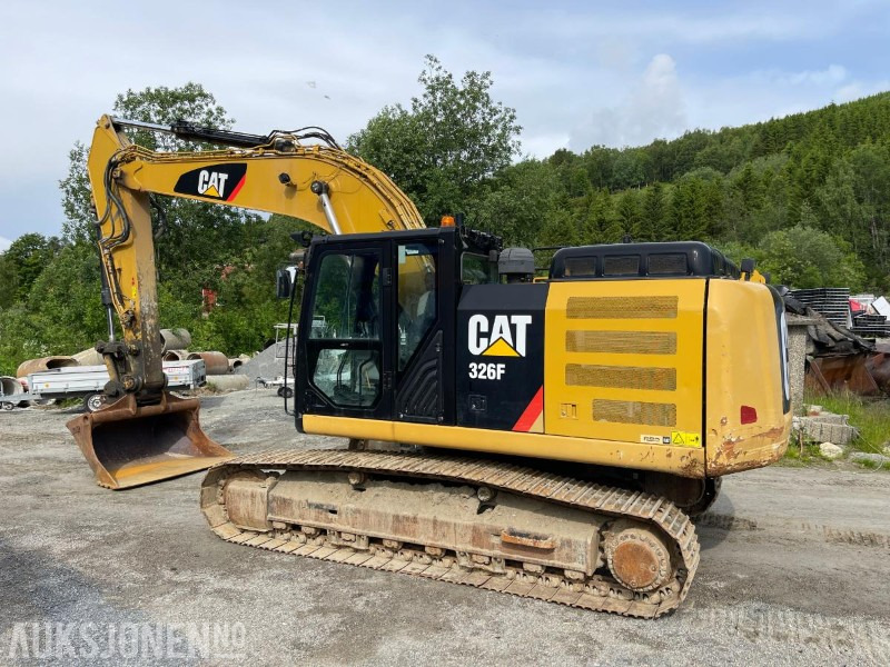 2017 Cat 326F Gravemaskin - 5166 Timer - Tiltrotator - Graveskuffe - Pusseskuffe - S70 - Pelle: photos 3 2017 Cat 326F Gravemaskin - 5166 Timer - Tiltrotator - Graveskuffe - Pusseskuffe - S70 - Pelle: photos 3