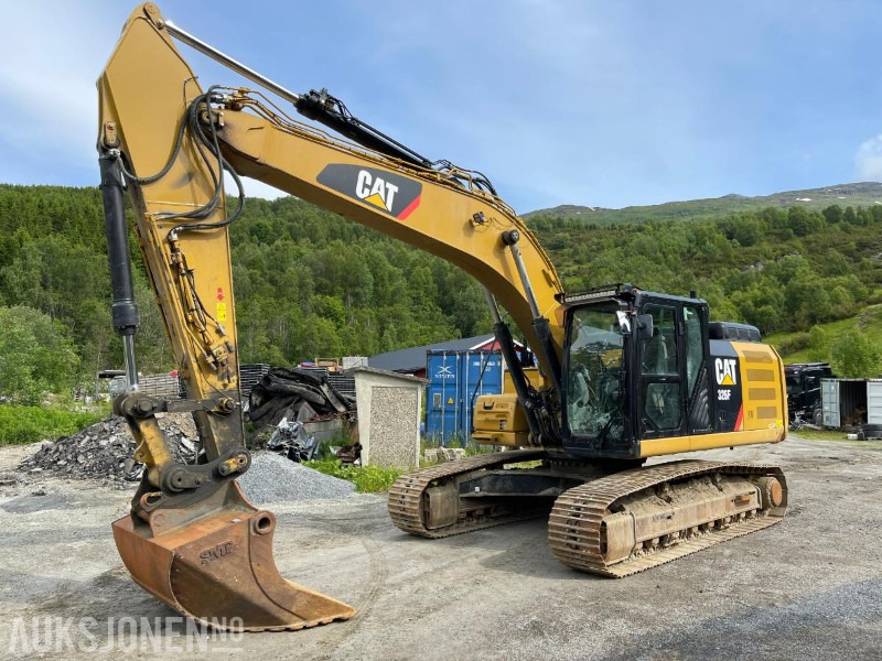 2017 Cat 326F Gravemaskin - 5166 Timer - Tiltrotator - Graveskuffe - Pusseskuffe - S70 - Pelle: photos 1 2017 Cat 326F Gravemaskin - 5166 Timer - Tiltrotator - Graveskuffe - Pusseskuffe - S70 - Pelle: photos 1
