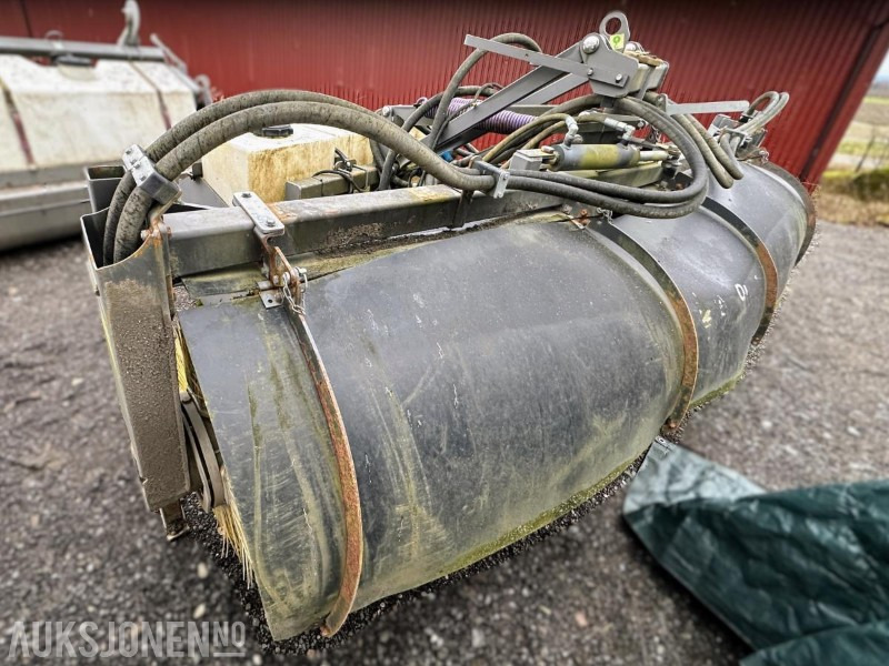 2014 HOLMS SH-3.0 FEIEKOST MED VANNTANKER OG STØVDEMPING - Accessoire pour Engins de chantier: photos 4 2014 HOLMS SH-3.0 FEIEKOST MED VANNTANKER OG STØVDEMPING - Accessoire pour Engins de chantier: photos 4