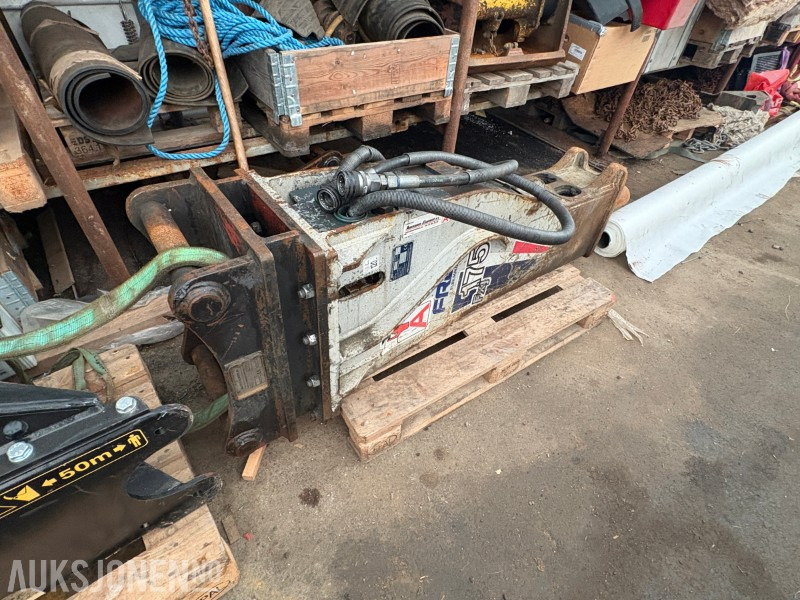 2015 Furukawa FXJ175 pigghammer med S60 hk feste - Accessoire pour Engins de chantier: photos 2 2015 Furukawa FXJ175 pigghammer med S60 hk feste - Accessoire pour Engins de chantier: photos 2
