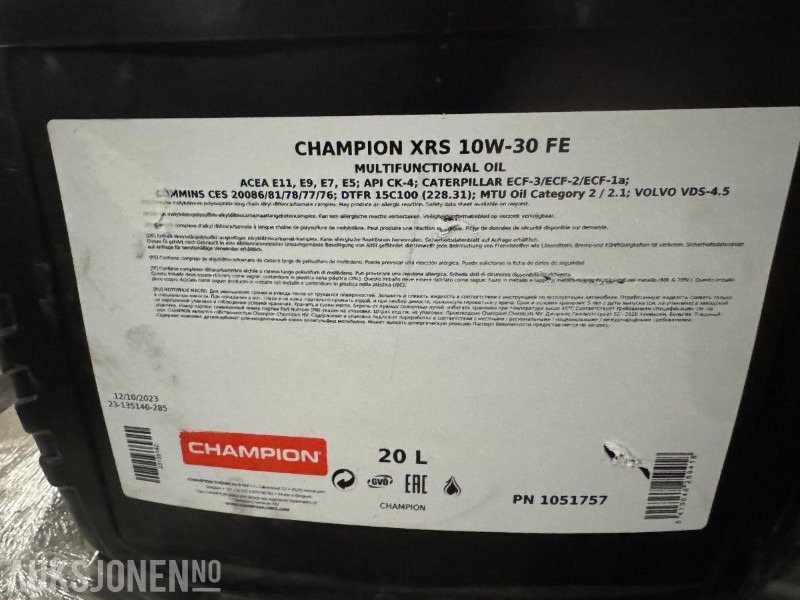 2023 - 100 Liter - Champion XRS 10W-30 FE Multifunctinal Oil - Accessoire pour Engins de chantier: photos 2 2023 - 100 Liter - Champion XRS 10W-30 FE Multifunctinal Oil - Accessoire pour Engins de chantier: photos 2
