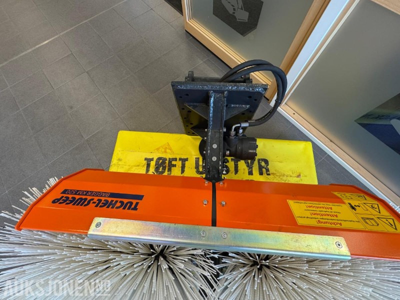 2023 Tuchel-Sweep Bagger KM 520 – feiebørste for gravemaskin, 120 cm, S40-feste - Accessoire pour Engins de chantier: photos 4 2023 Tuchel-Sweep Bagger KM 520 – feiebørste for gravemaskin, 120 cm, S40-feste - Accessoire pour Engins de chantier: photos 4