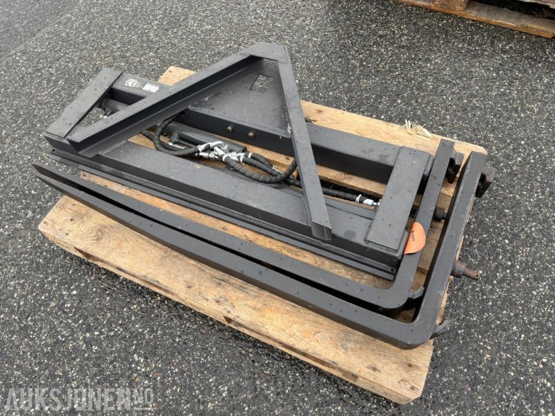 2024 Hydraulisk pallegaffel med A-ramme feste - Accessoire pour Engins de chantier: photos 1 2024 Hydraulisk pallegaffel med A-ramme feste - Accessoire pour Engins de chantier: photos 1