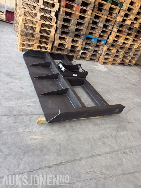 2025 Avrettingsbjelke for gravemaskin - S50 feste - Bredde 2000 mm - Accessoire pour Engins de chantier: photos 2 2025 Avrettingsbjelke for gravemaskin - S50 feste - Bredde 2000 mm - Accessoire pour Engins de chantier: photos 2