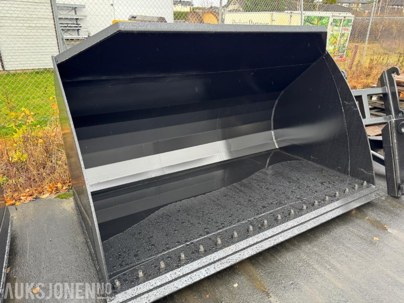 2025 Hjullasterskuffe med BM feste og utskiftbar kniv - Accessoire pour Engins de chantier: photos 2 2025 Hjullasterskuffe med BM feste og utskiftbar kniv - Accessoire pour Engins de chantier: photos 2