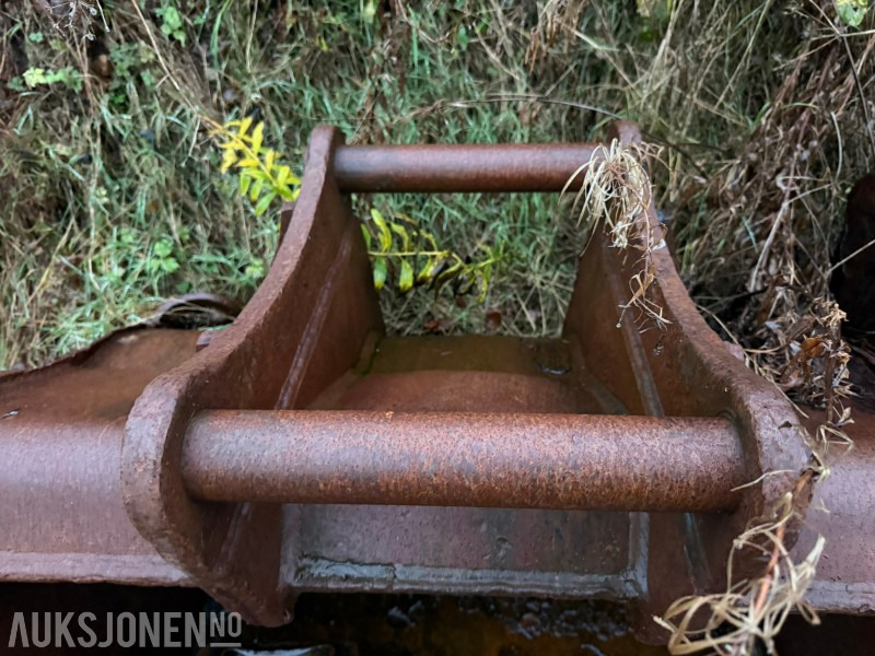 Renskeskuffe med S60 feste - Accessoire pour Engins de chantier: photos 2 Renskeskuffe med S60 feste - Accessoire pour Engins de chantier: photos 2