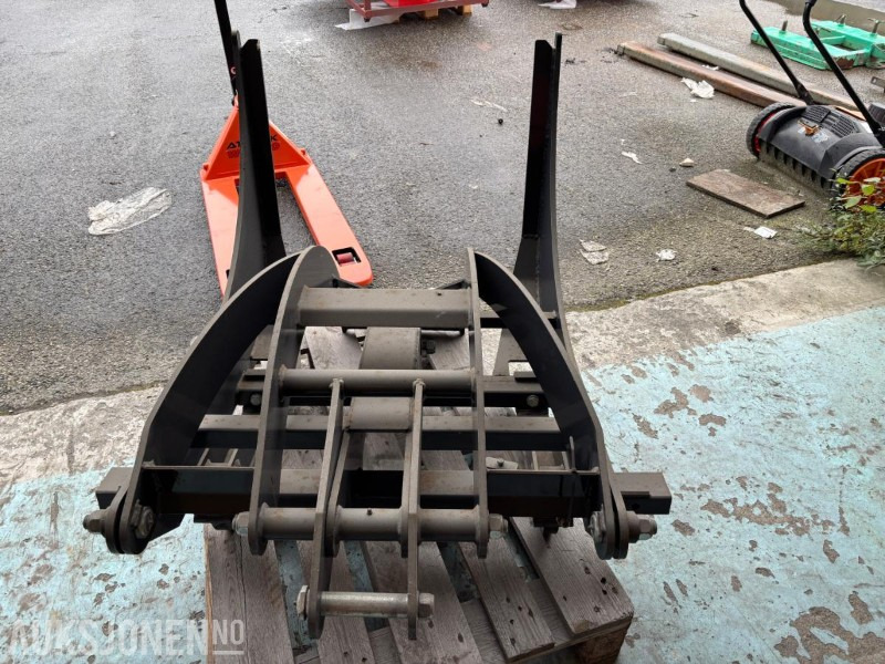 Tømmerklype til Hjullaster. Trima/SMS Feste. Ytterklo ca bredde 81cm - Accessoire pour Engins de chantier: photos 4 Tømmerklype til Hjullaster. Trima/SMS Feste. Ytterklo ca bredde 81cm - Accessoire pour Engins de chantier: photos 4