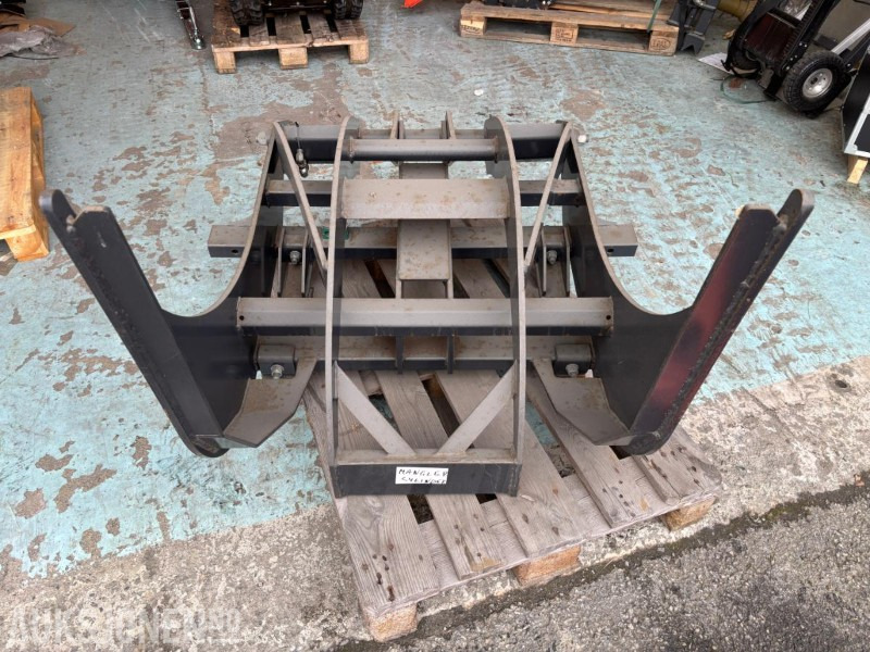 Tømmerklype til Hjullaster. Trima/SMS Feste. Ytterklo ca bredde 81cm - Accessoire pour Engins de chantier: photos 2 Tømmerklype til Hjullaster. Trima/SMS Feste. Ytterklo ca bredde 81cm - Accessoire pour Engins de chantier: photos 2