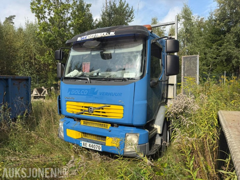 2007 Volvo FL L 4X2R maskinfrakter - REP.OBJEKT. - Camion: photos 1 2007 Volvo FL L 4X2R maskinfrakter - REP.OBJEKT. - Camion: photos 1