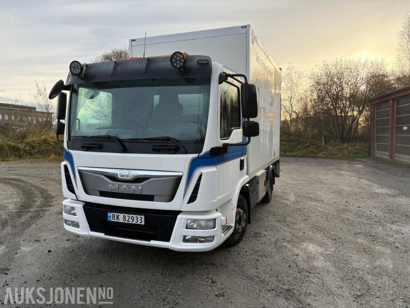 2013 MAN TGL 3 seter Euro6 4X2 skap m/varme og innredning - Camion: photos 1 2013 MAN TGL 3 seter Euro6 4X2 skap m/varme og innredning - Camion: photos 1