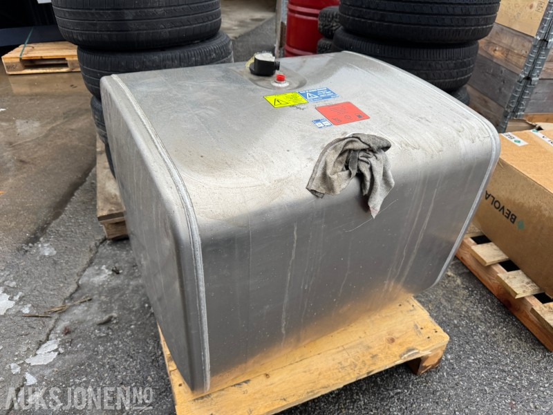 2021 DIESELTANK 350 LITER RUSTFRI - Camion: photos 1 2021 DIESELTANK 350 LITER RUSTFRI - Camion: photos 1