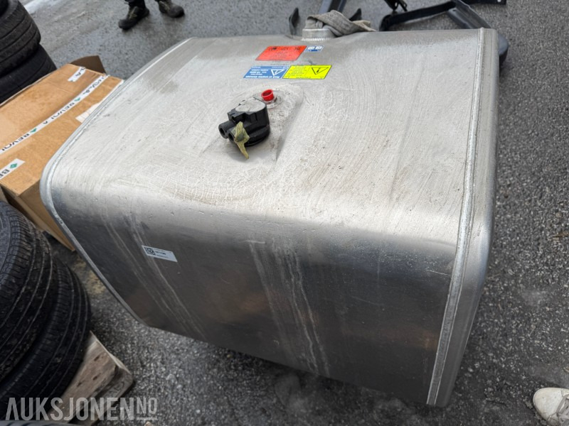 2021 DIESELTANK 350 LITER RUSTFRI - Camion: photos 2 2021 DIESELTANK 350 LITER RUSTFRI - Camion: photos 2